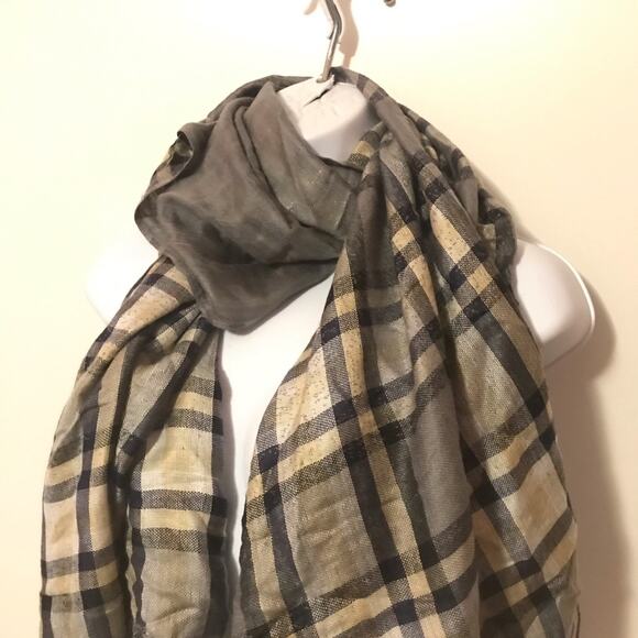 Macy’s Cold Weather Plaid Brown Fringe Scarf Wrap - Picture 2 of 5